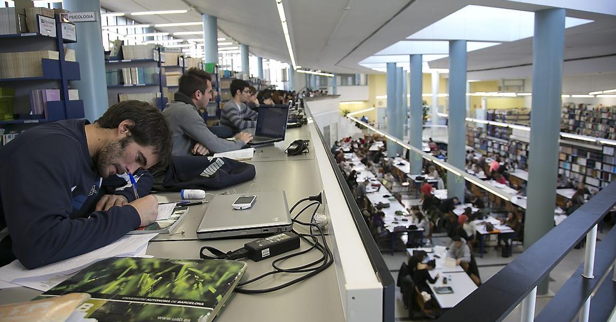 All qualifying degrees and master's degrees will be reduced in price starting next academic year.