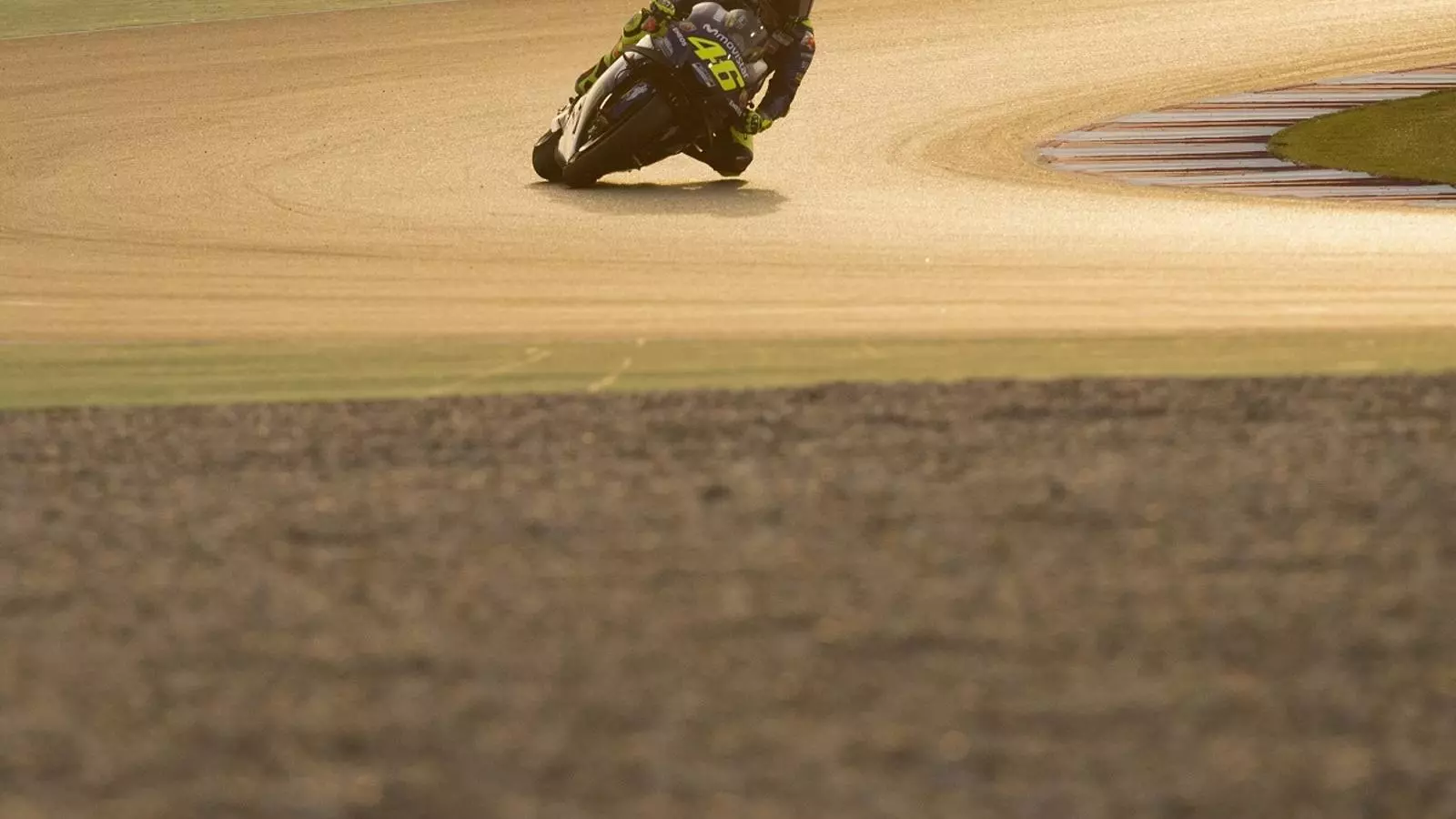 Valentino Rossi, en acció durant els tests de pretemporada a Losail