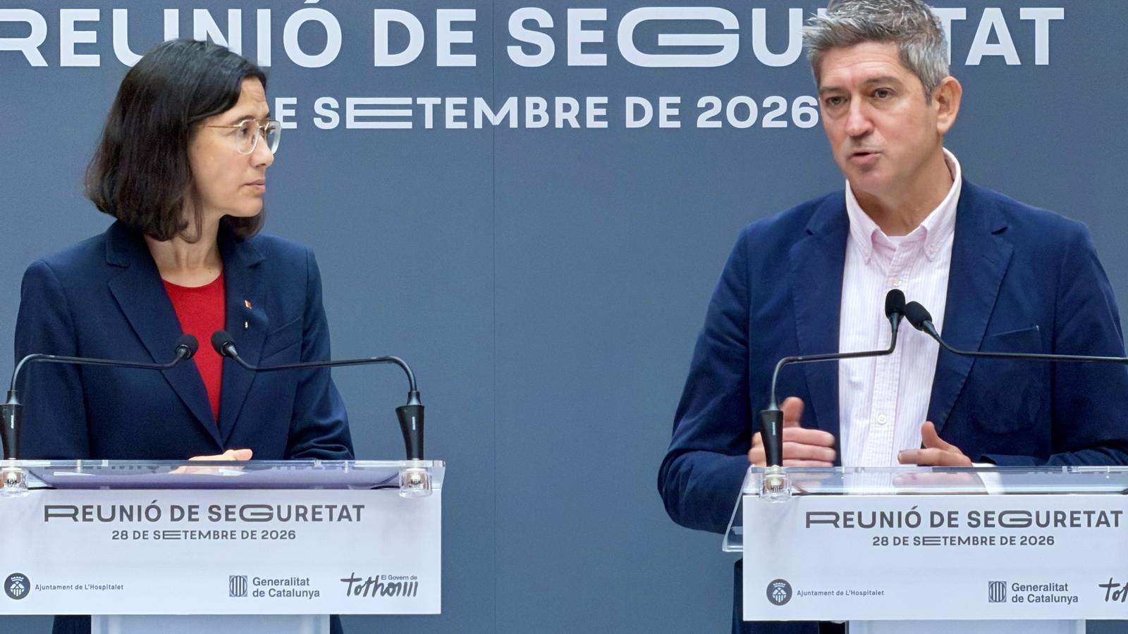 The Minister of Interior, Núria Parlon, and the mayor of l'Hospitalet de Llobregat, David Quirós, at the meeting to address security in l'Hospitalet de Llobregat.