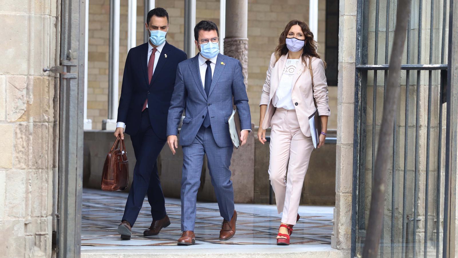 Roger Torrent, Pere Aragonès i Laura Vilagrà aquest dimarts arribant a la reunió del consell executiu.