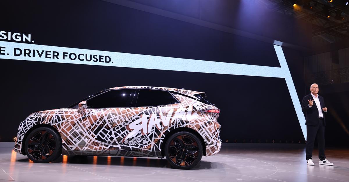 10.000 M€ després es presenta el primer cotxe 100% elèctric fet a Martorell