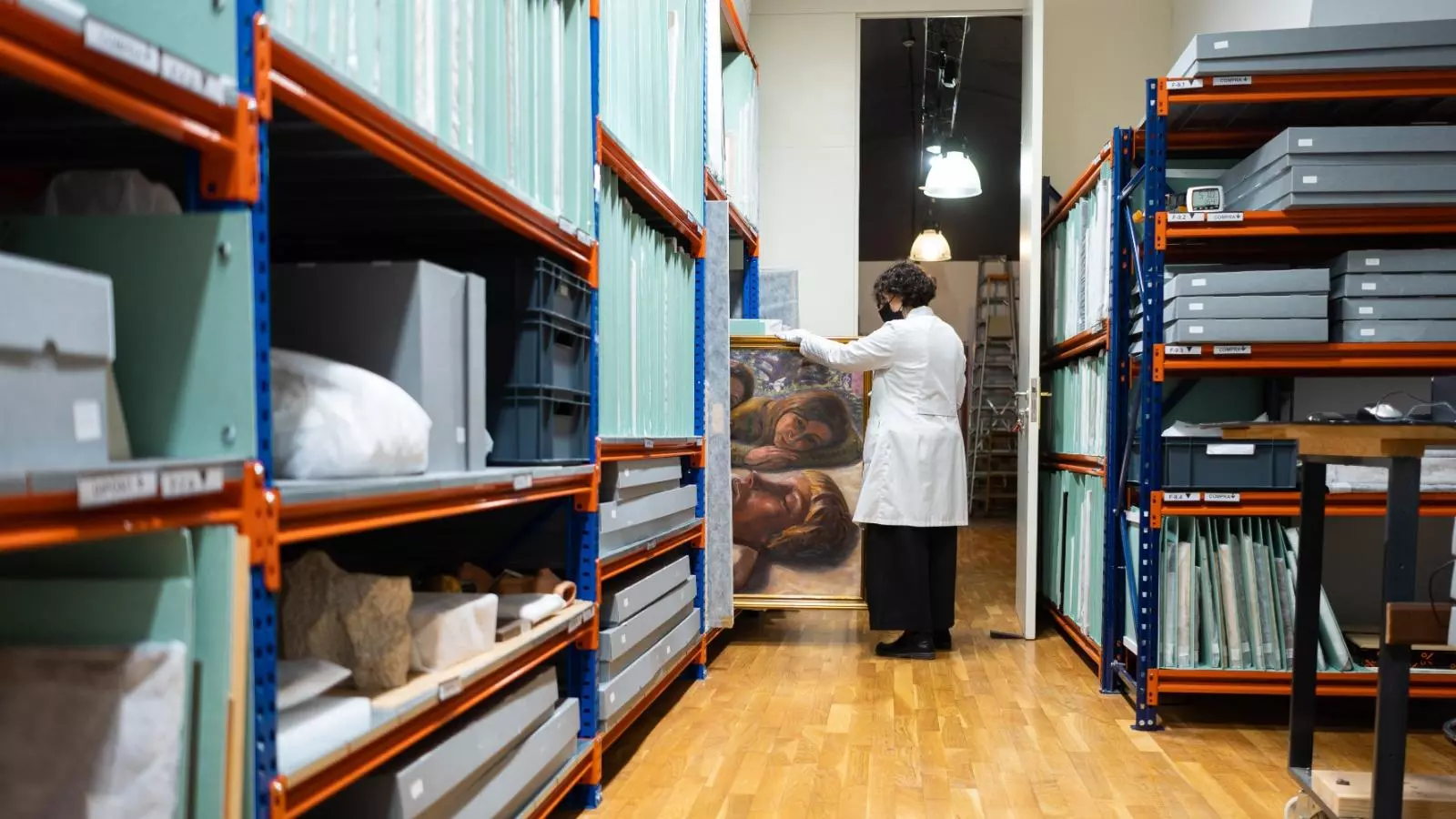 El contingut de l'extens fons es guarda i estudia en tres seus: la Biblioteca, l'Arxiu Municipal i el Museu d'Història, a la imatge, que guarda les obres d'art