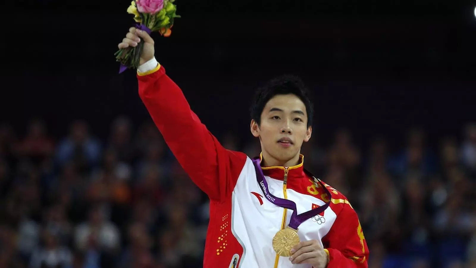 El gimnasta xinès Zou Kai s'ha penjat l'or en la modalitat de terra