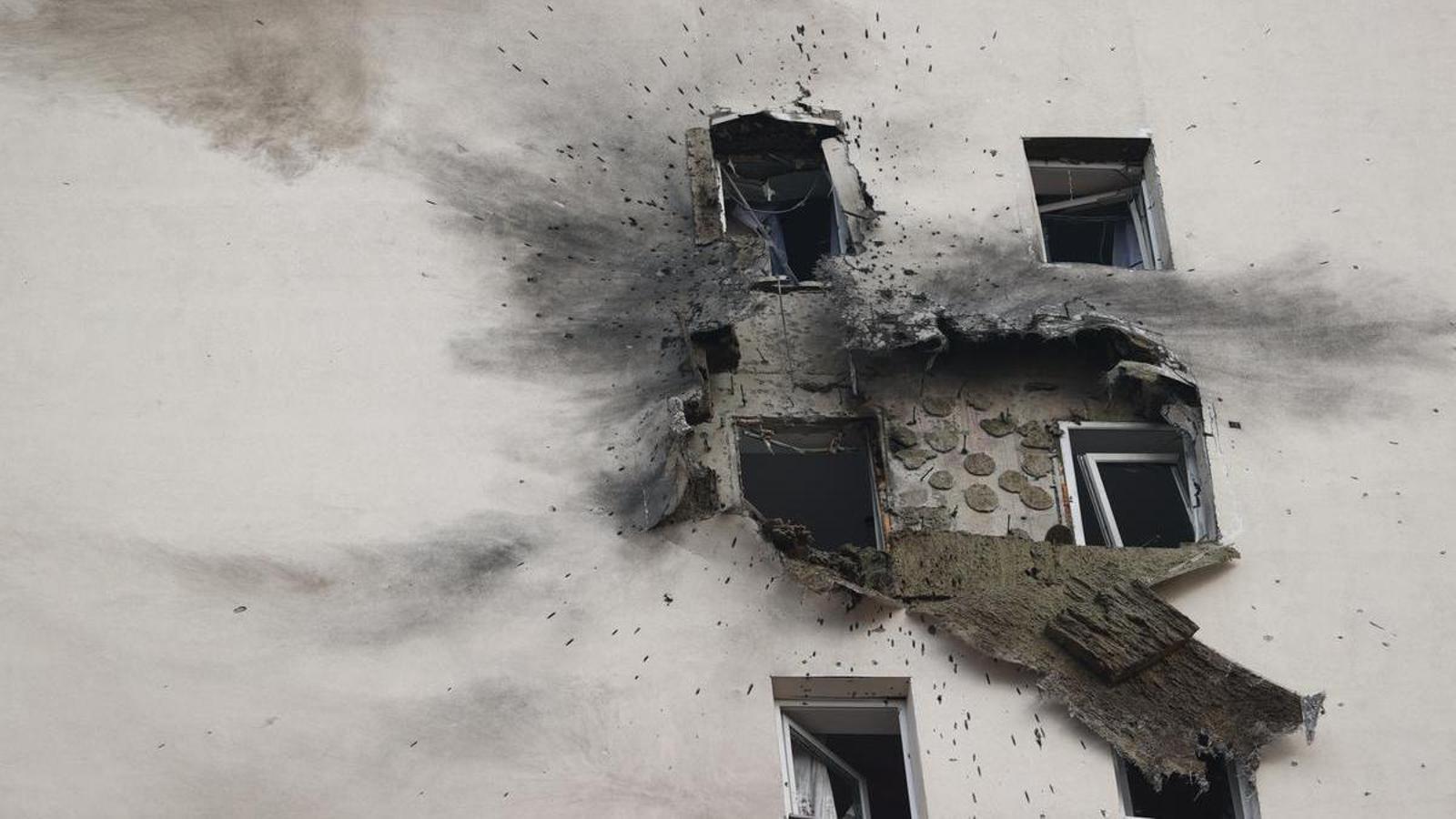 Residential building damaged in Sapronovo, Moscow region, following the large drone attack launched by Ukraine against Russian territory.