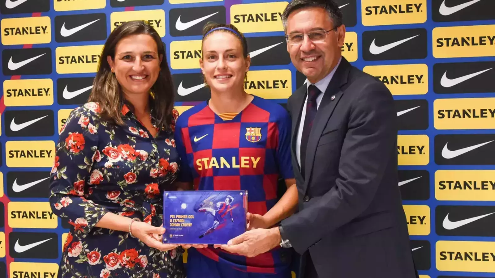 Maria Teixidor, Alexia Putellas i Josep Maria Bartomeu, en una imatge d'arxiu del 2019