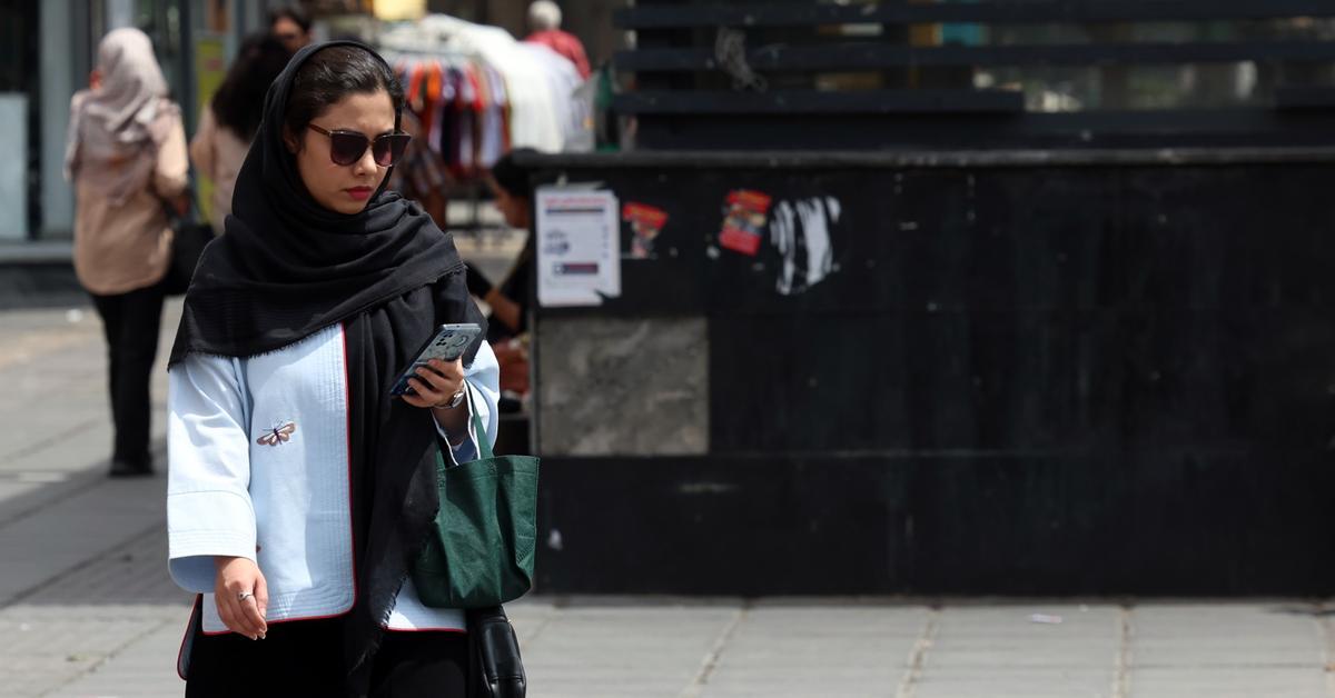 Després de 88 dies de bloqueig d’internet, el règim iranià ha alleugerit aquesta setmana les restriccions d’accés a la xarxa per al gruix de la població. El blackout ha ...