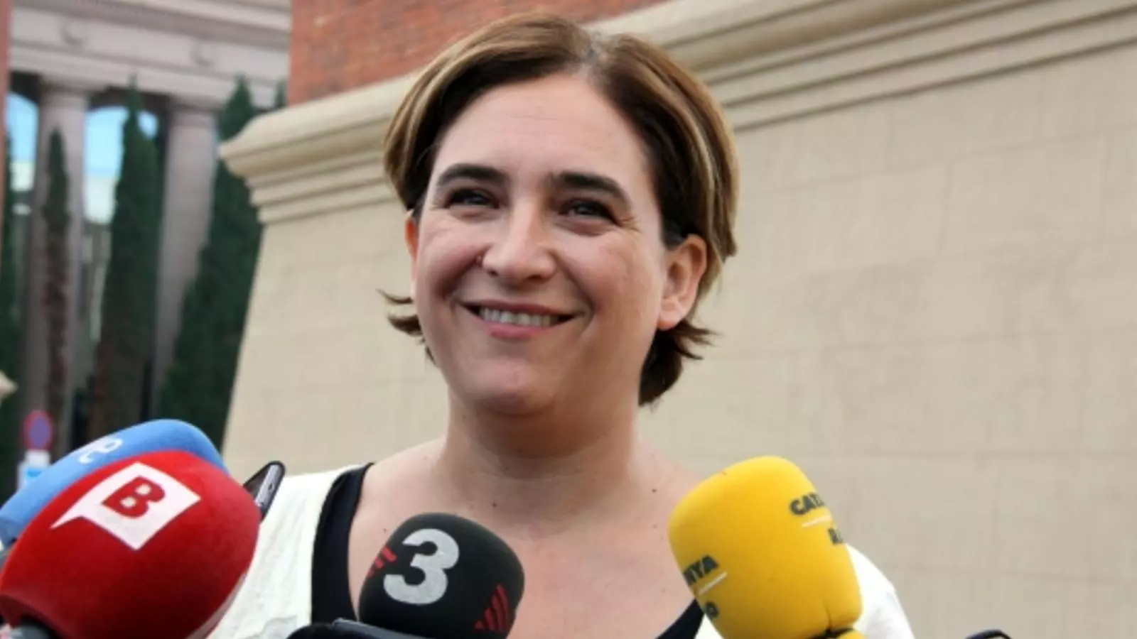 Ada Colau, atenent els mitjans avui al matí / ACN