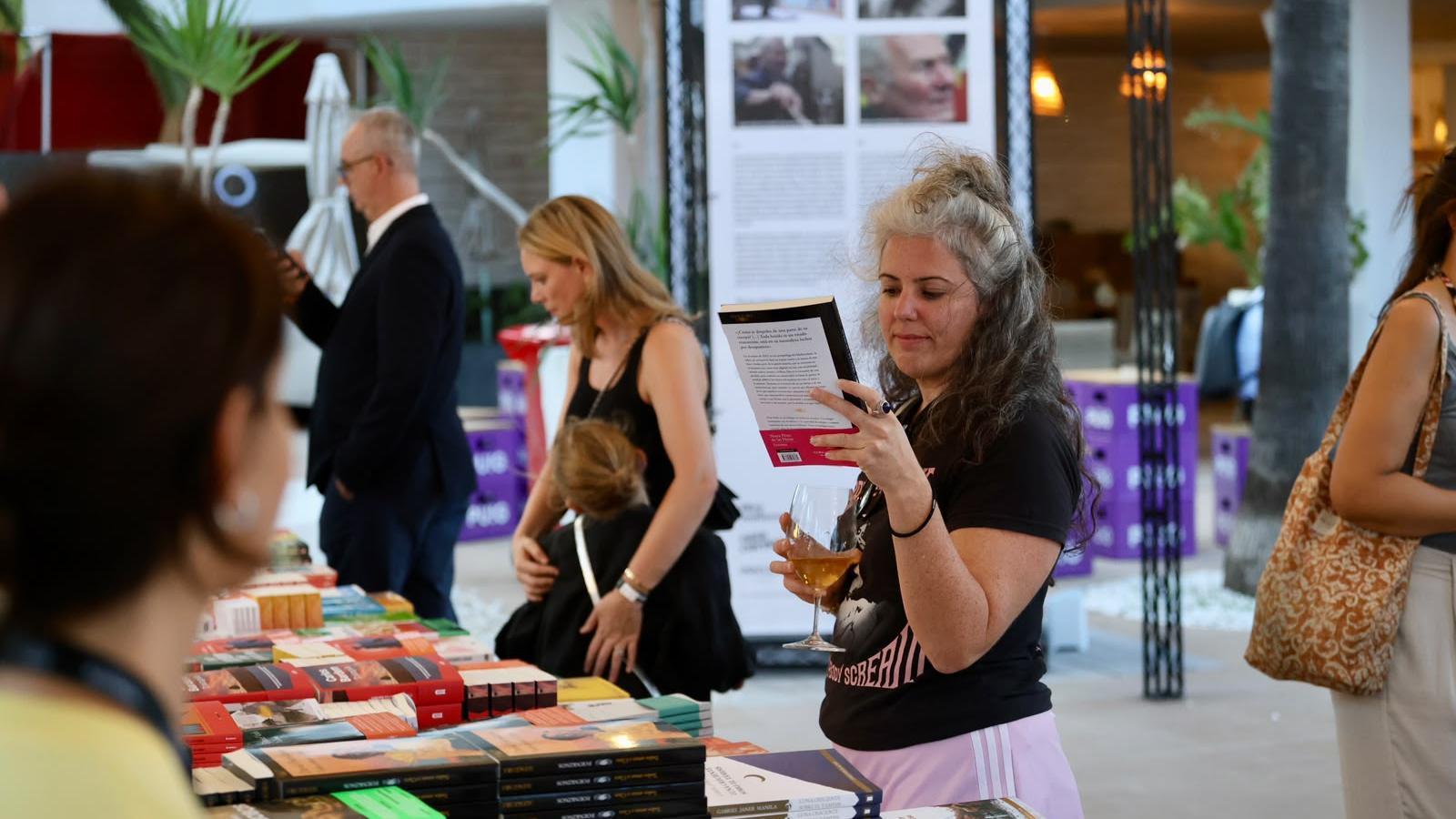 Paradeta de llibres al Festival de Literatura Expandida de Magaluf d’enguany.