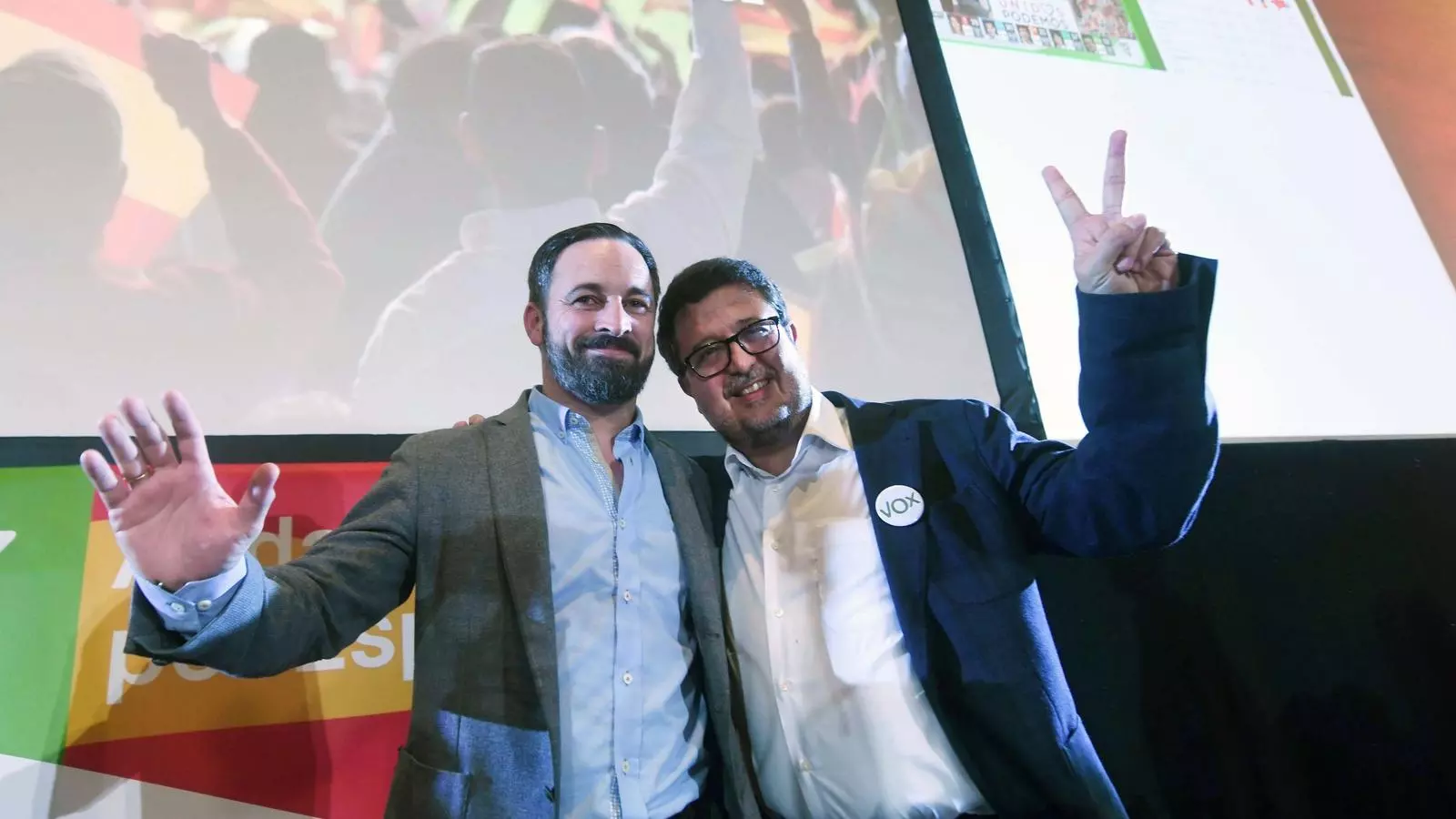 El president de Vox, Santiago Abascal, i el candidat a la presidència de la Junta d'Andalusia, Francisco Serrano, ahir després de conèixer els resultats de les eleccions andaluses