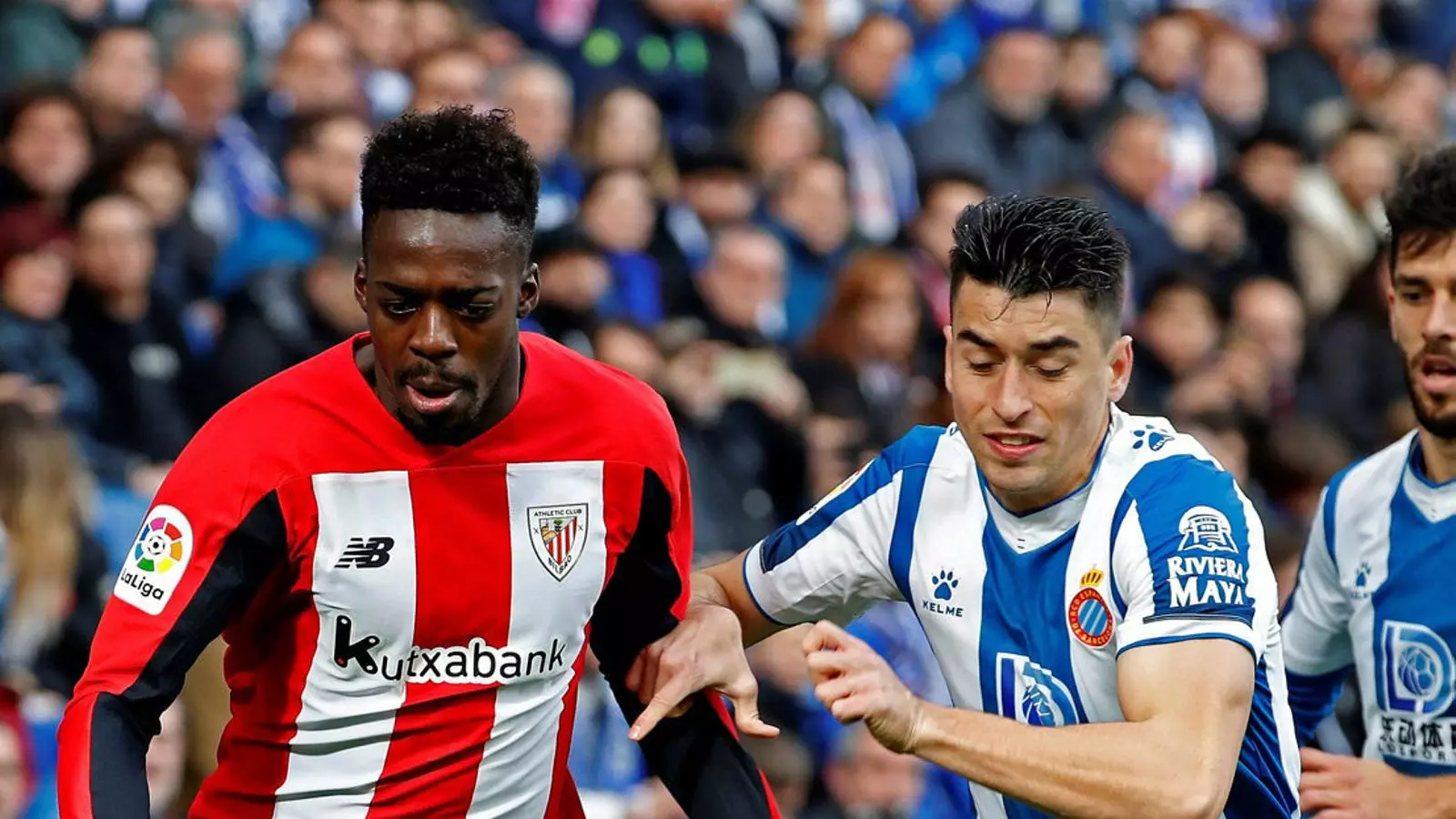 El davanter de l’Athletic Club Iñaki Williams en una acció en el partit d’ahir abans de rebre insults racistes a l’estadi de l’Espanyol.