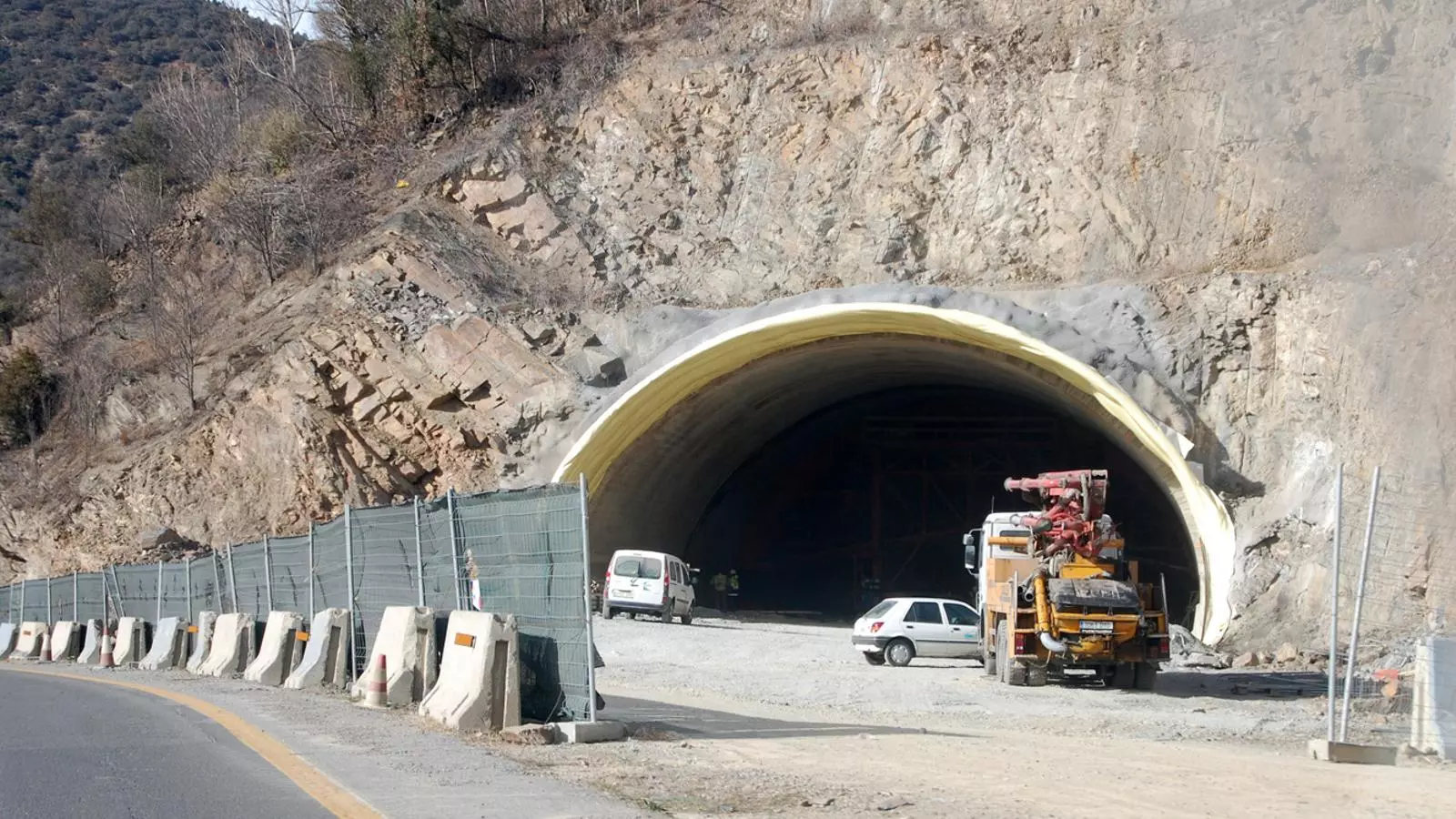 El túnel en obres de la N-145.