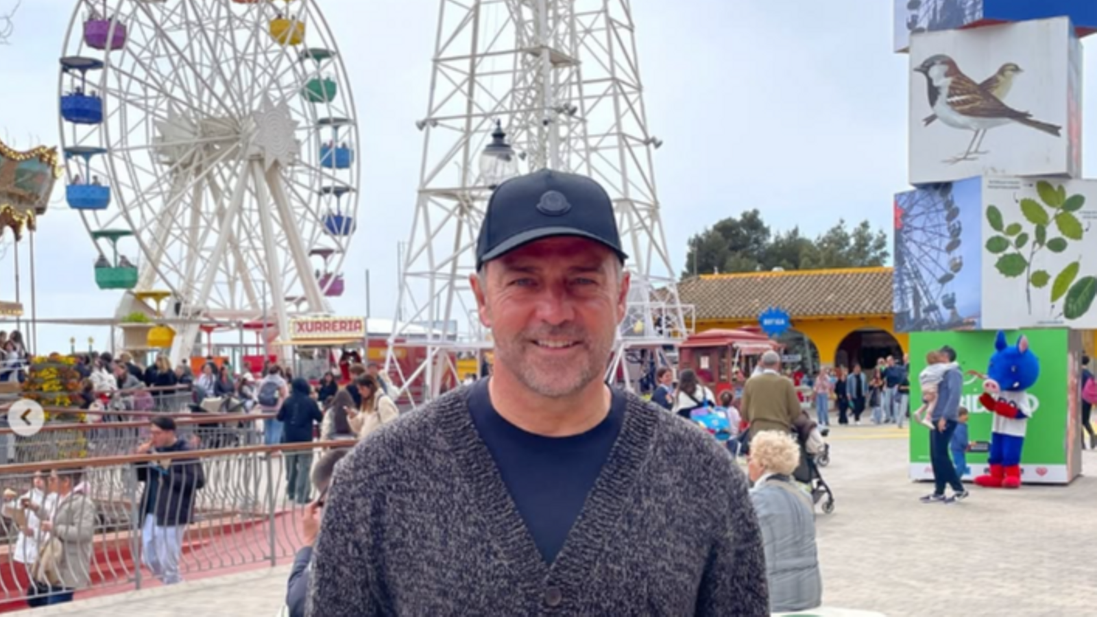 Hansi Flick en el parque de atracciones del Tibidabo.