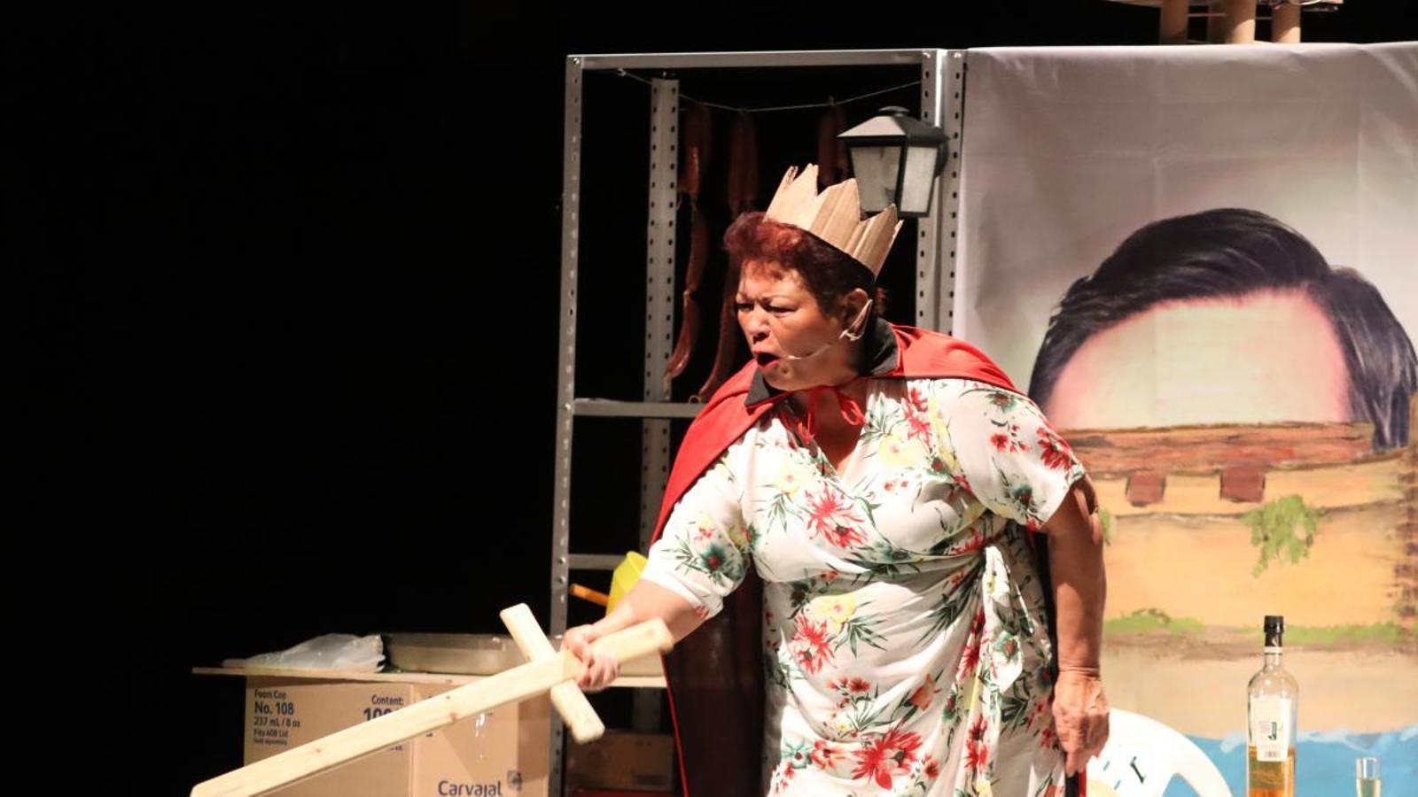 Josefina Orlaineta en el espectáculo 'Mi madre y el dinero'.