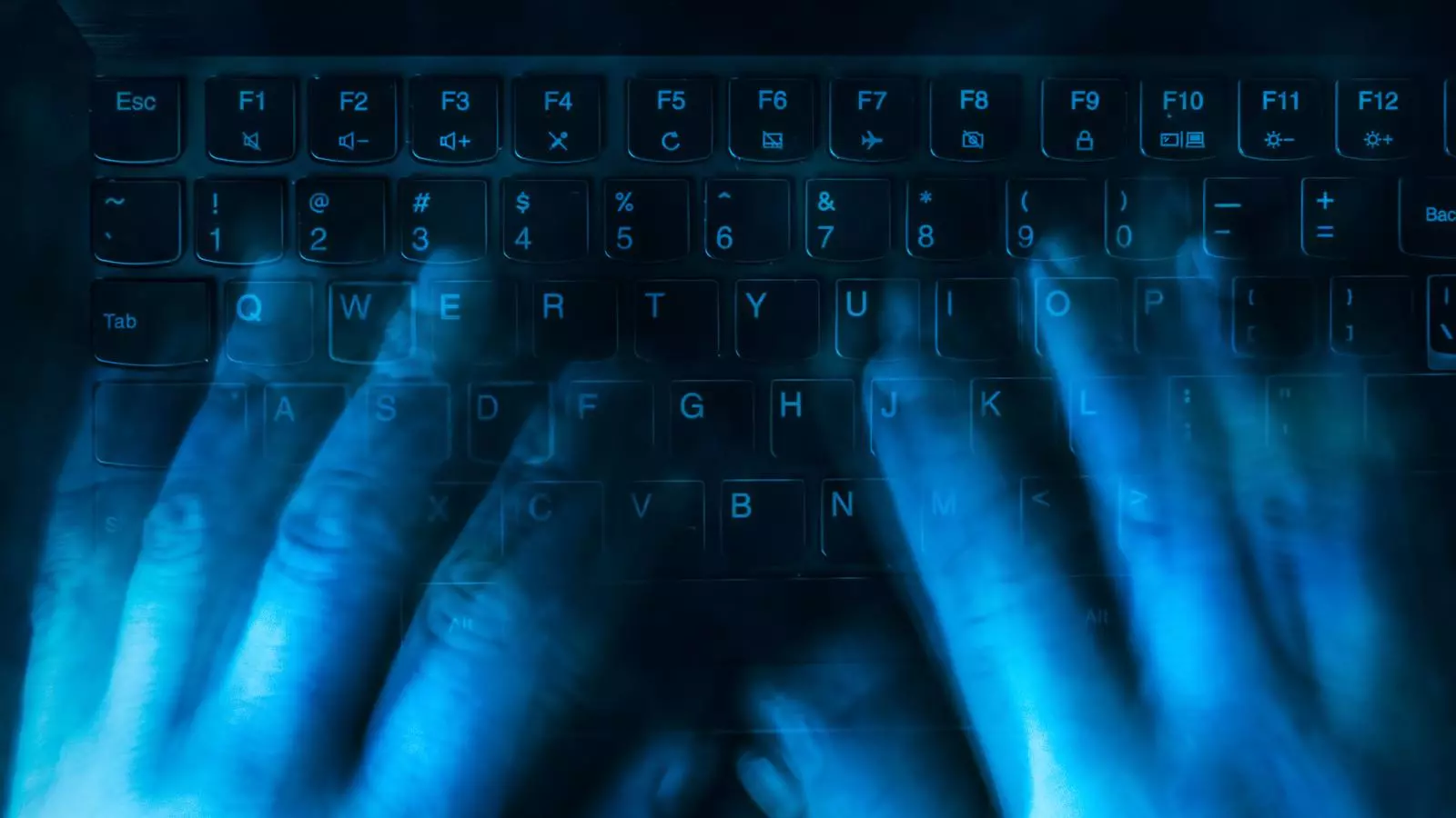 Los trols trabajan anónimamente y llenan las redes de comentarios, a menudo polarizadores