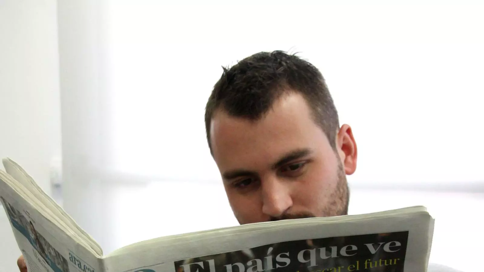 El nou diari 'Ara' amb Moisès Broggi i Graciela Noguera a la portada
