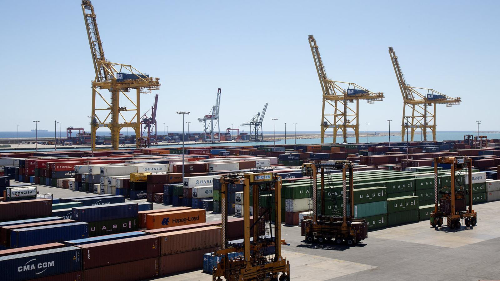 El puerto de Barcelona es una de las infraestructuras más importantes de Cataluña para captar inversión extranjera.