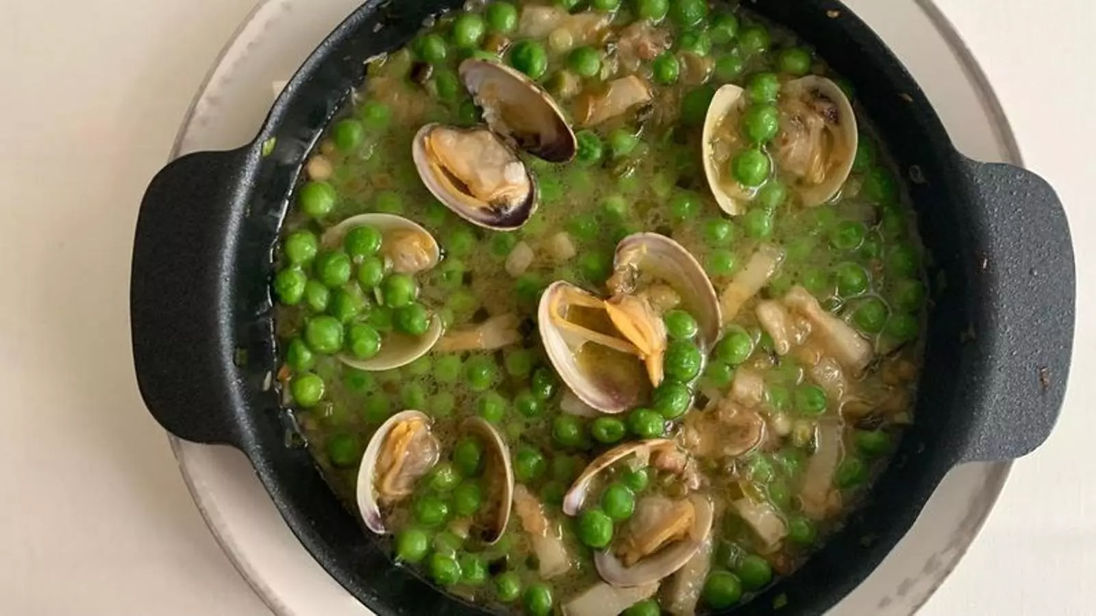 Pèsols amb cloïsses