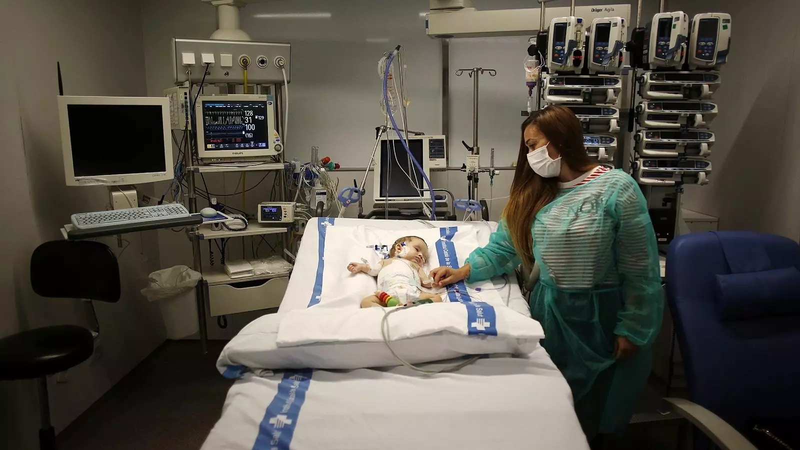 La Roma, un nadó de vuit mesos, i la seva mare, Vanessa, podran tornar aviat a casa.