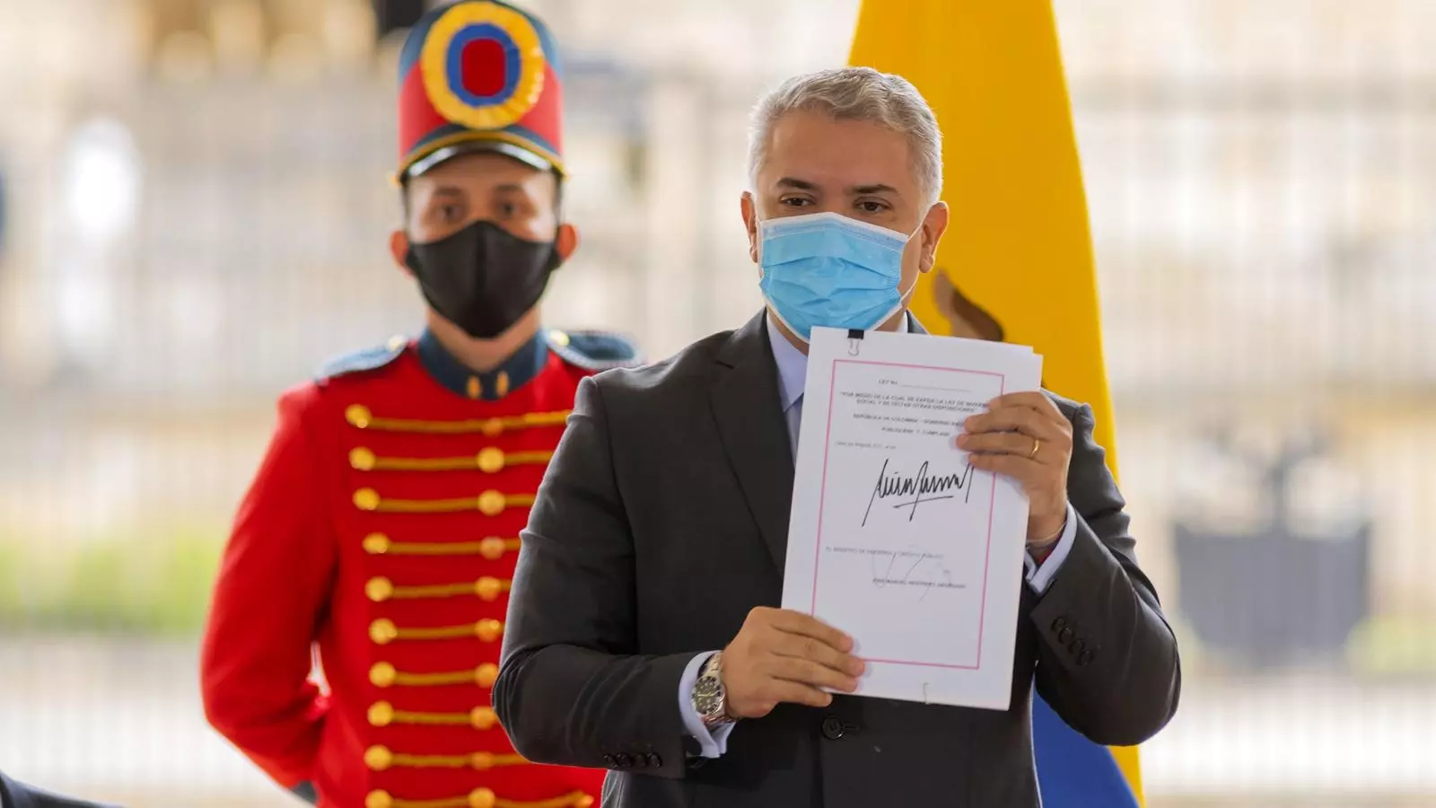Ivan Duque presentant aquest dimarts una nova llei.