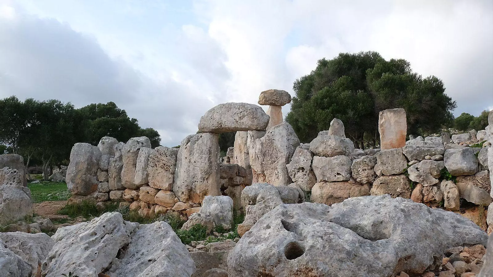 Imatge d'un jaciment arqueològic de la Menorca Talaiòtica.