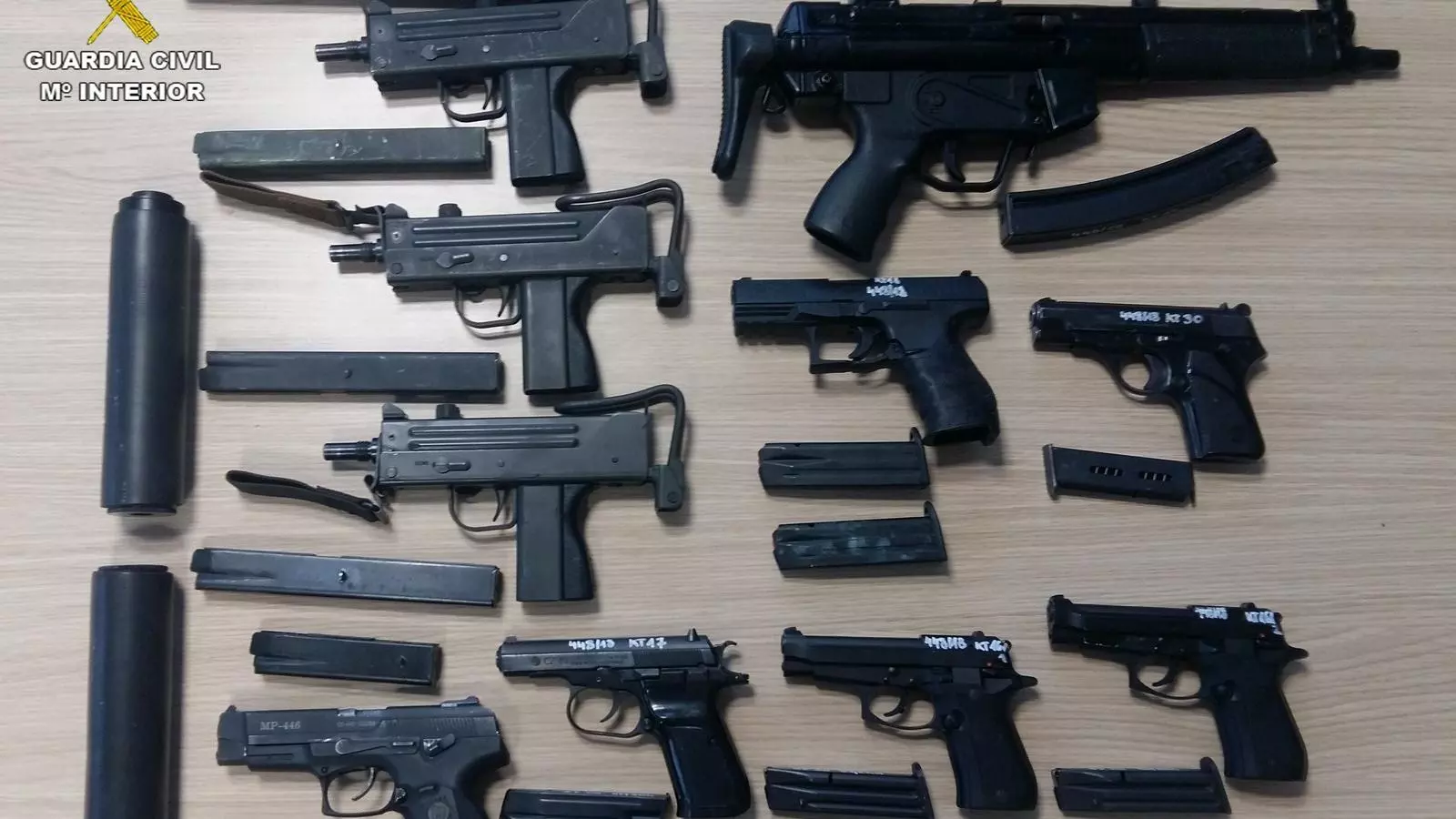 La Guàrdia Civil intervé armes i explosius a Eslovènia en una operació antidroga amb 4 implicats a Menorca