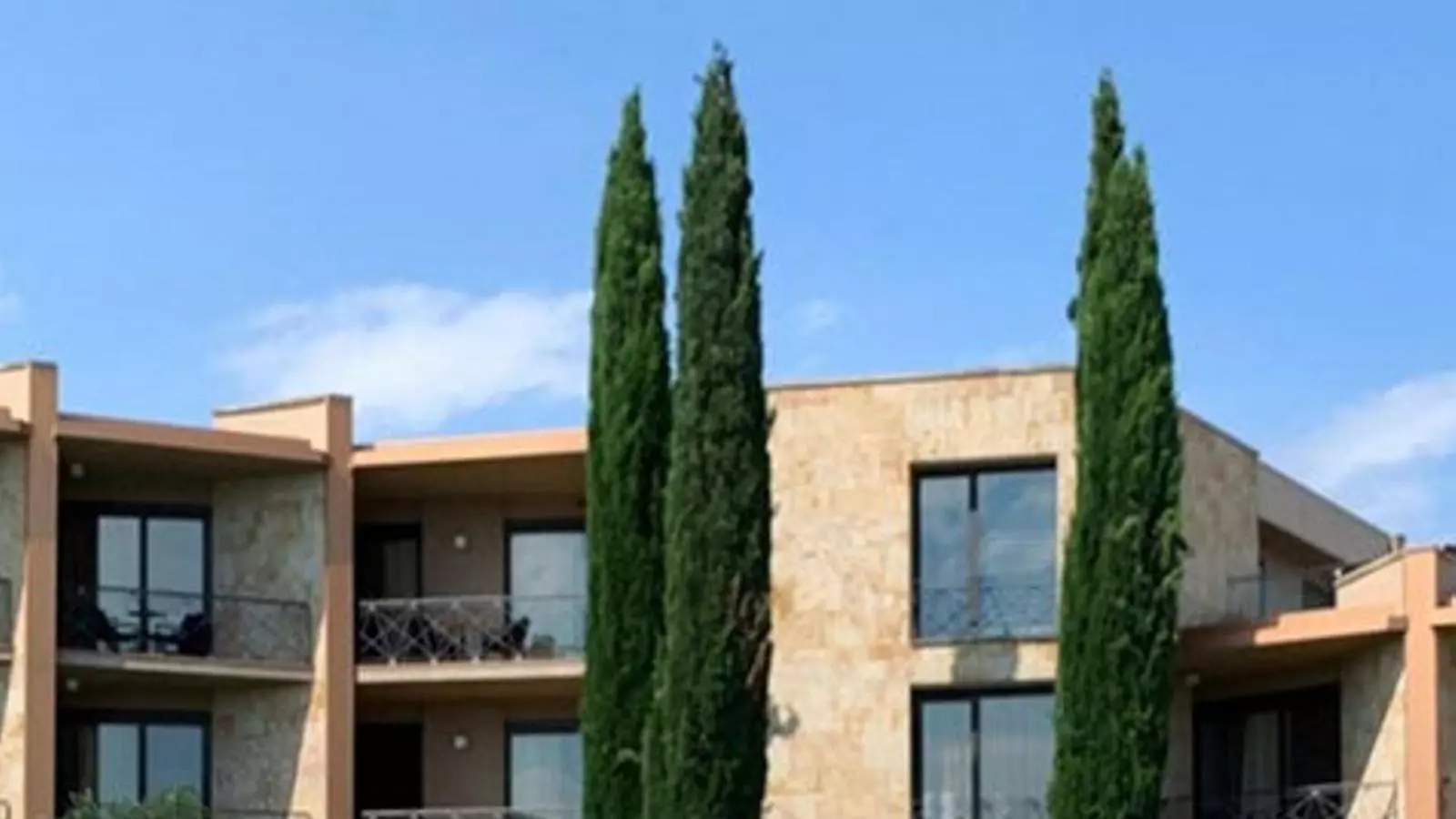 Un país per confinar-s’hi Hotel Albons Un premi FAD envoltat de 50.000 metres de pau