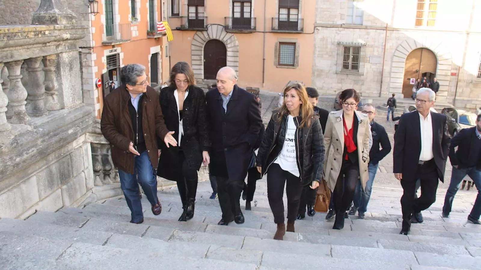 Jorge Fernández Díaz, pujant les escales de la Catedral de Girona / ACN
