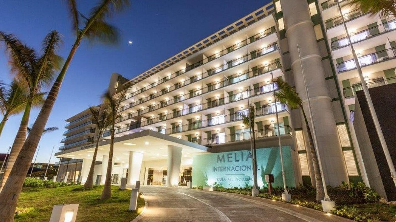 Fassade des Hotels Meliá Internacional Varadero.