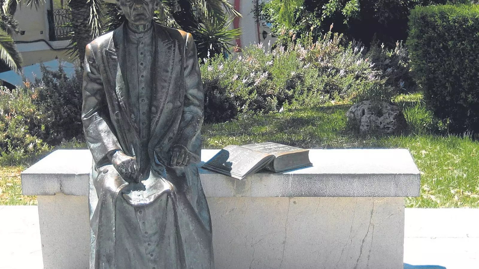 Estàtua d'Isidor Macabich a Dalt Vila