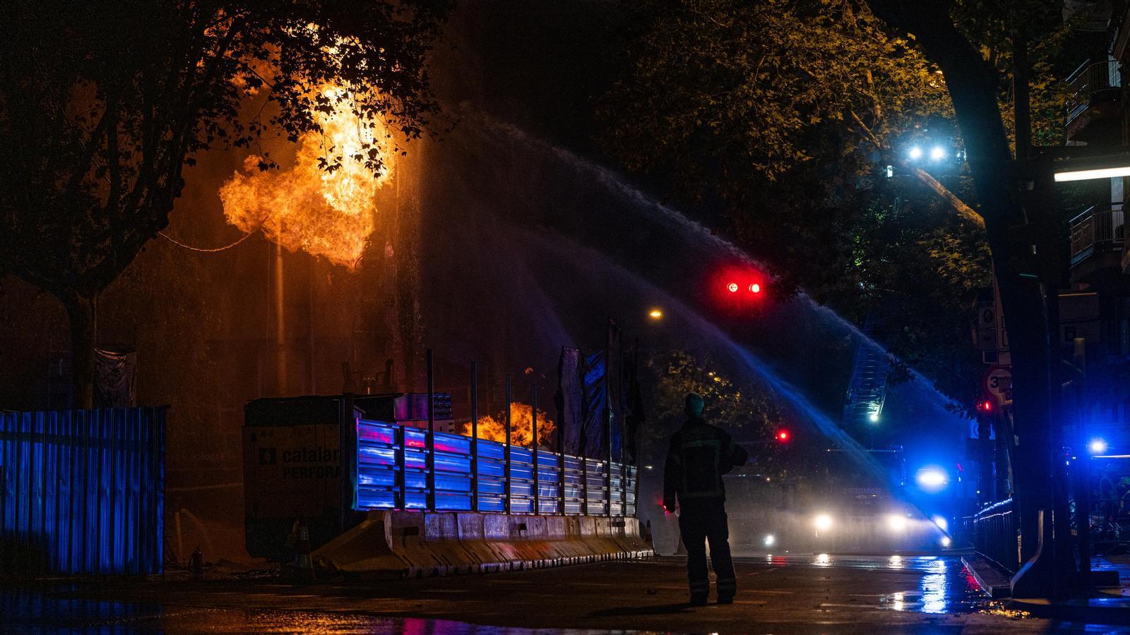 At least 6 affected by a gas leak fire in Plaça de Sants in Barcelona The flames on July 22, 2026, in Barcelona,