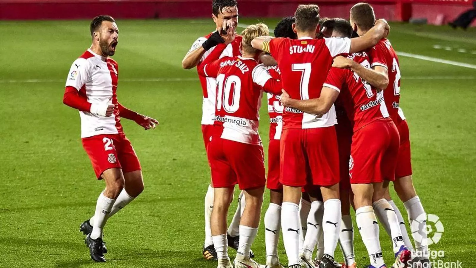 Els jugadors del Girona, celebrant el gol de la victòria