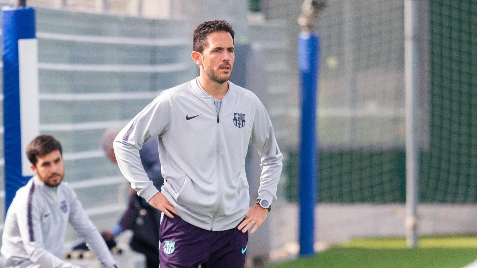 Sergi Milà officiating a match at La Masia.
