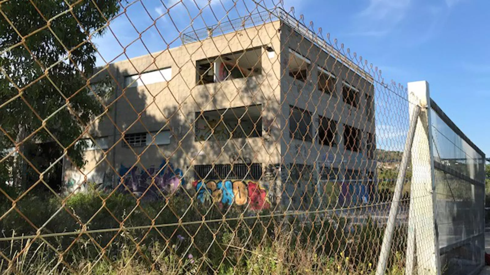 Teià reclama tapiar la nau abandonada on va morir un adolescent
