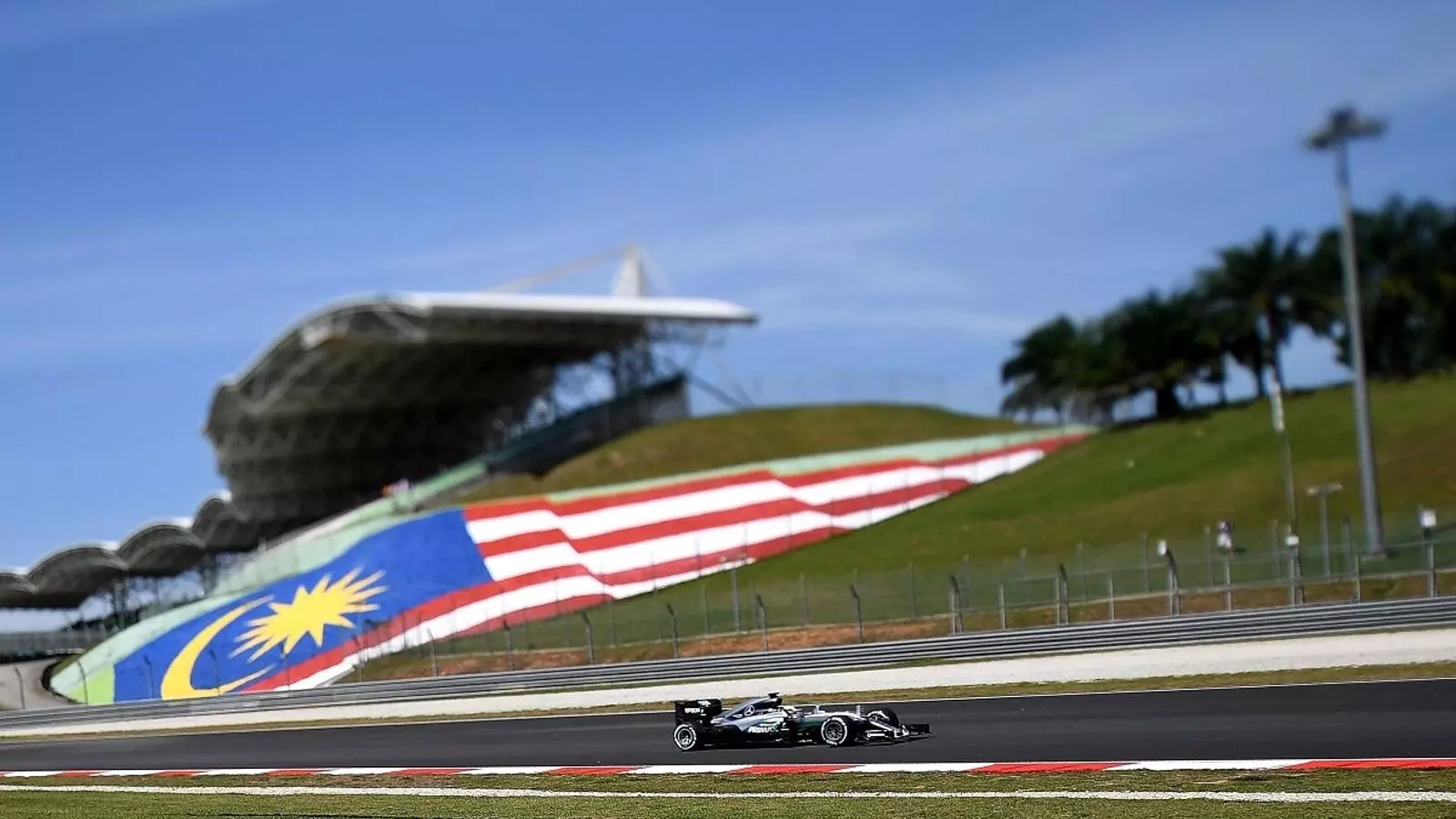 Hamilton, a Sepang, durant el GP del 2016