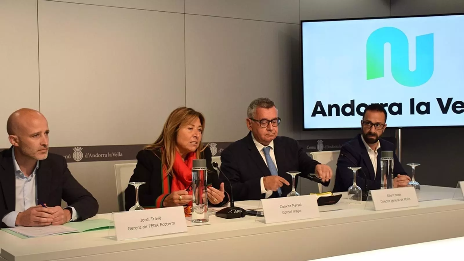 El gerent de FEDA Ecoterm, Jordi Travé; la cònsol major d'Andorra la Vella, Conxita Marsol; el director general de FEDA, Albert Moles i el director d'Empresa, Comerç, Desenvolupament Industrial i Transport del Govern, Josep Pujol, durant la roda de premsa per explicar les afectacions al trànsit.