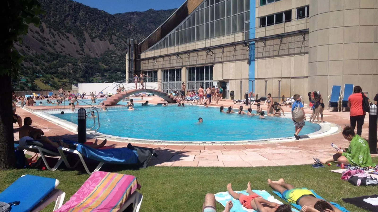 La piscina exterior dels Serradells