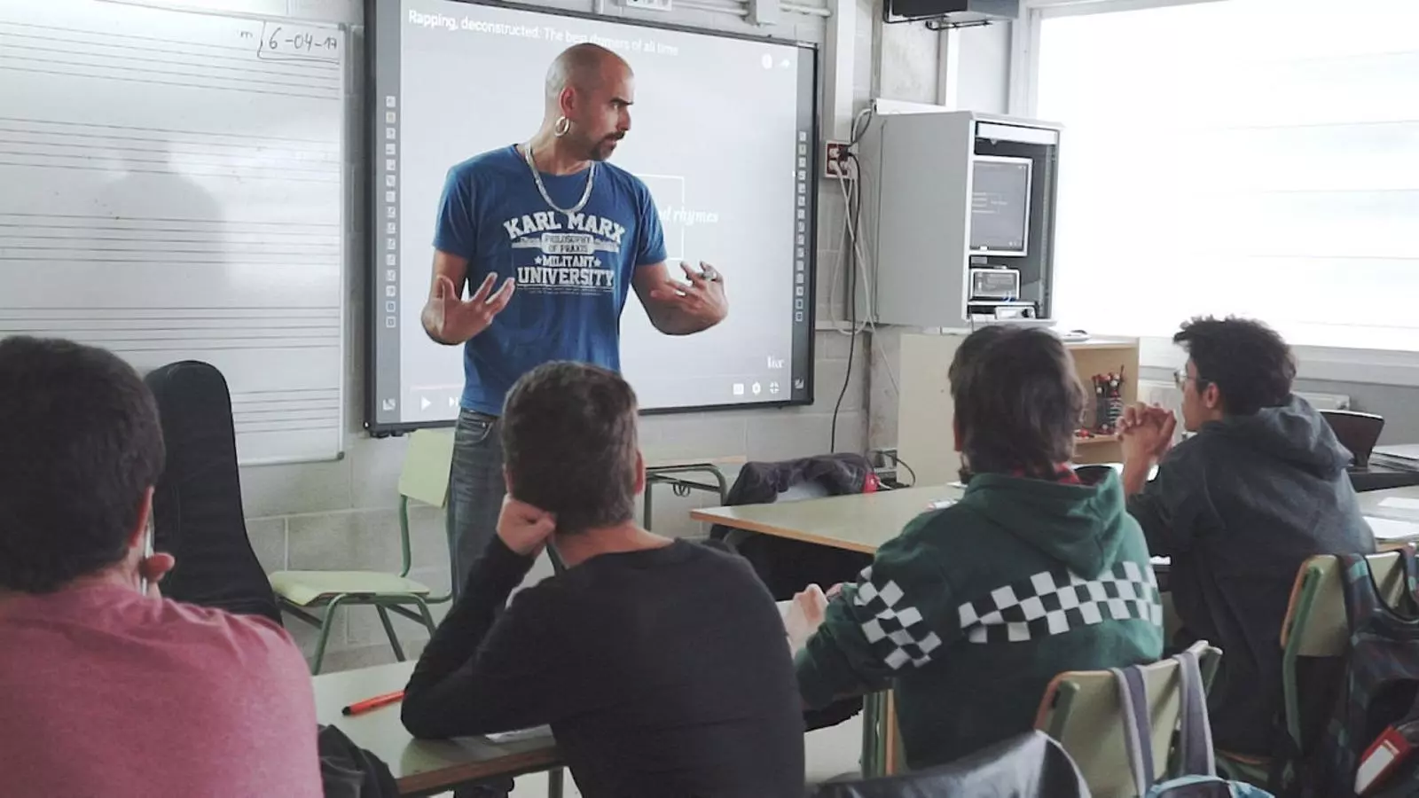 Rap a les aules contra el racisme
