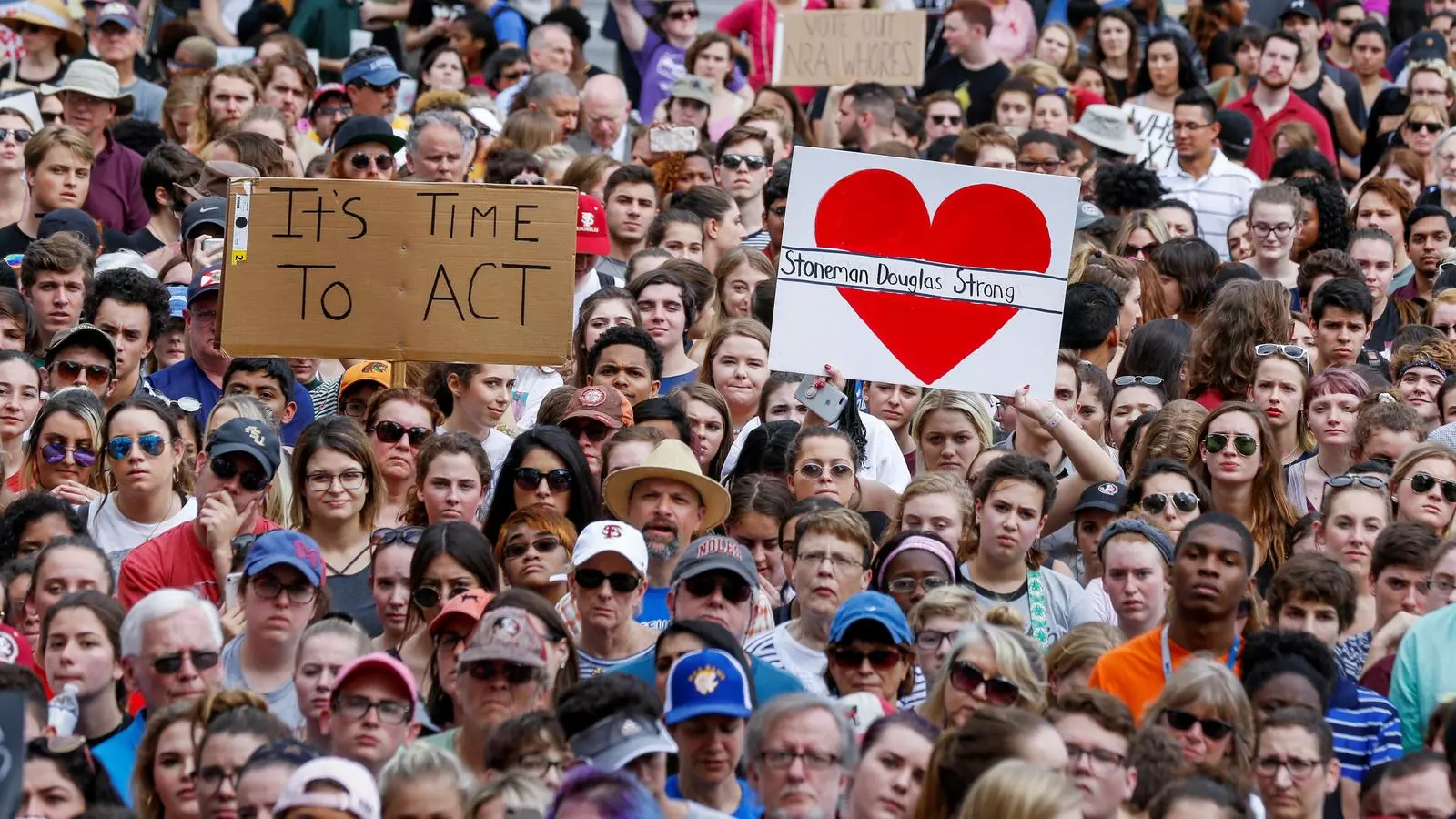 Protestes a Florida en contra de la llei que permet l'ús d'armes als Estats Units.