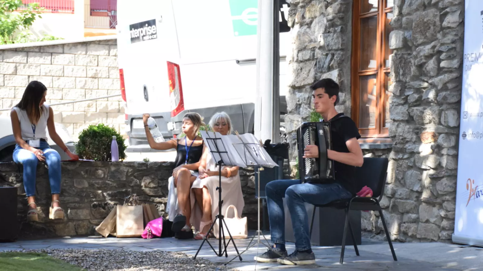 Una de les actuacions al carrer celebrada aquest dissabte a la tarda.