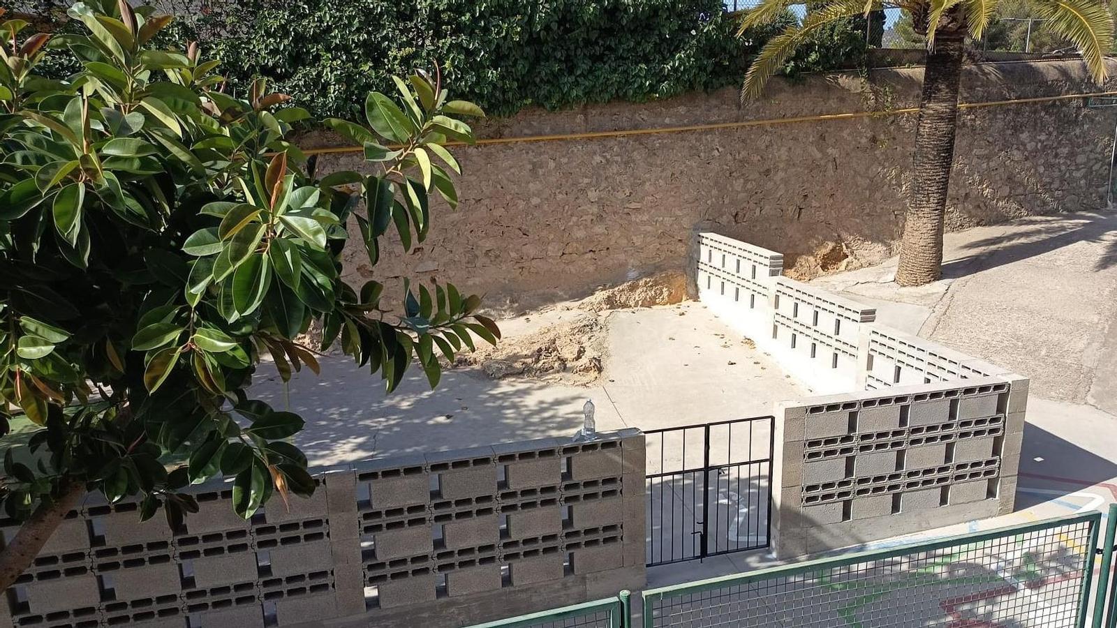 Interior del futuro patio de 0-3 del Sagrado Corazón, con las paredes sin acabar y el suelo con barreras arquitectónicas.