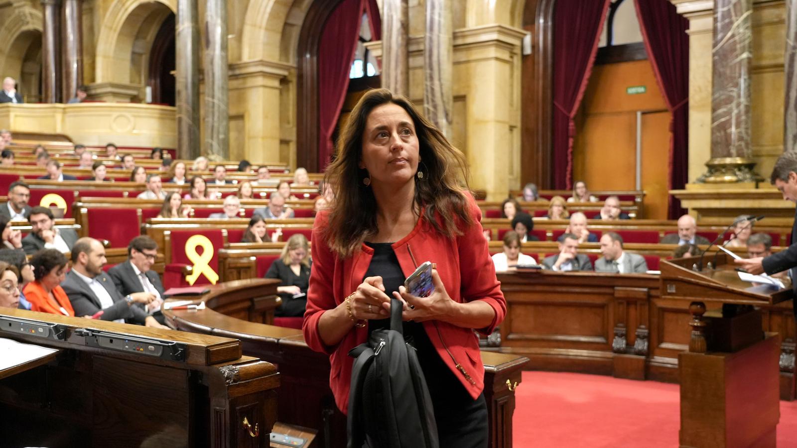 The Minister of Education, Esther Niubó, in the plenary session of Parliament.