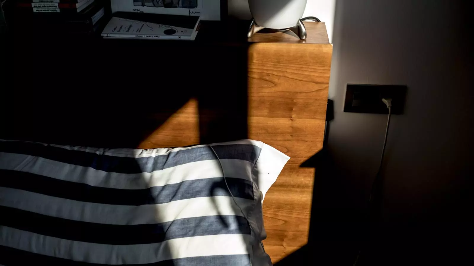 Comença un dissabte, que podria ser qualsevol dia de la setmana. L'ansietat no em deixa dormir bé i jo voldria sentir-me fort