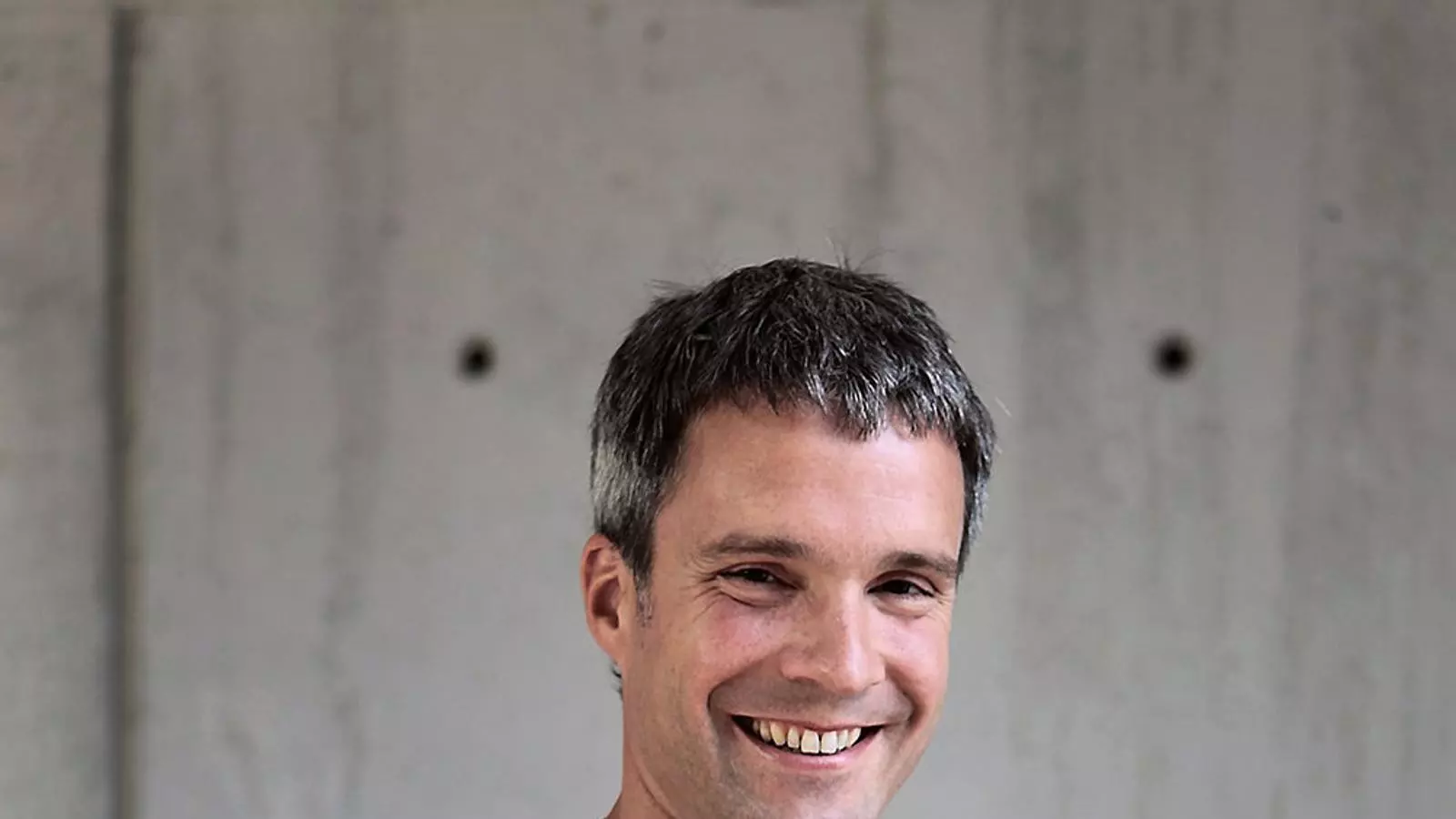 “Pensar que podem entendre l’univers sencer és absurd”