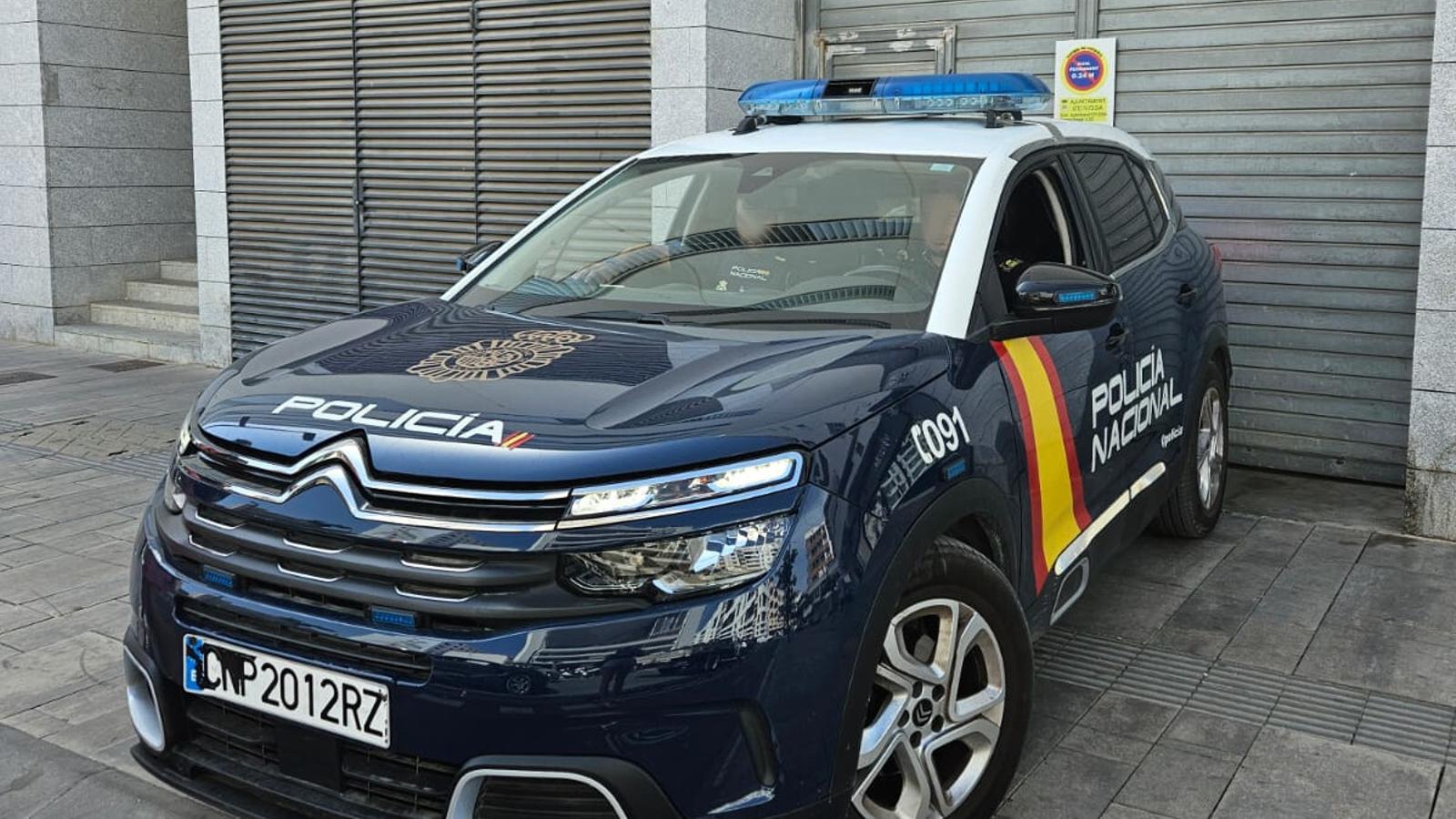 Ein Auto der Nationalpolizei