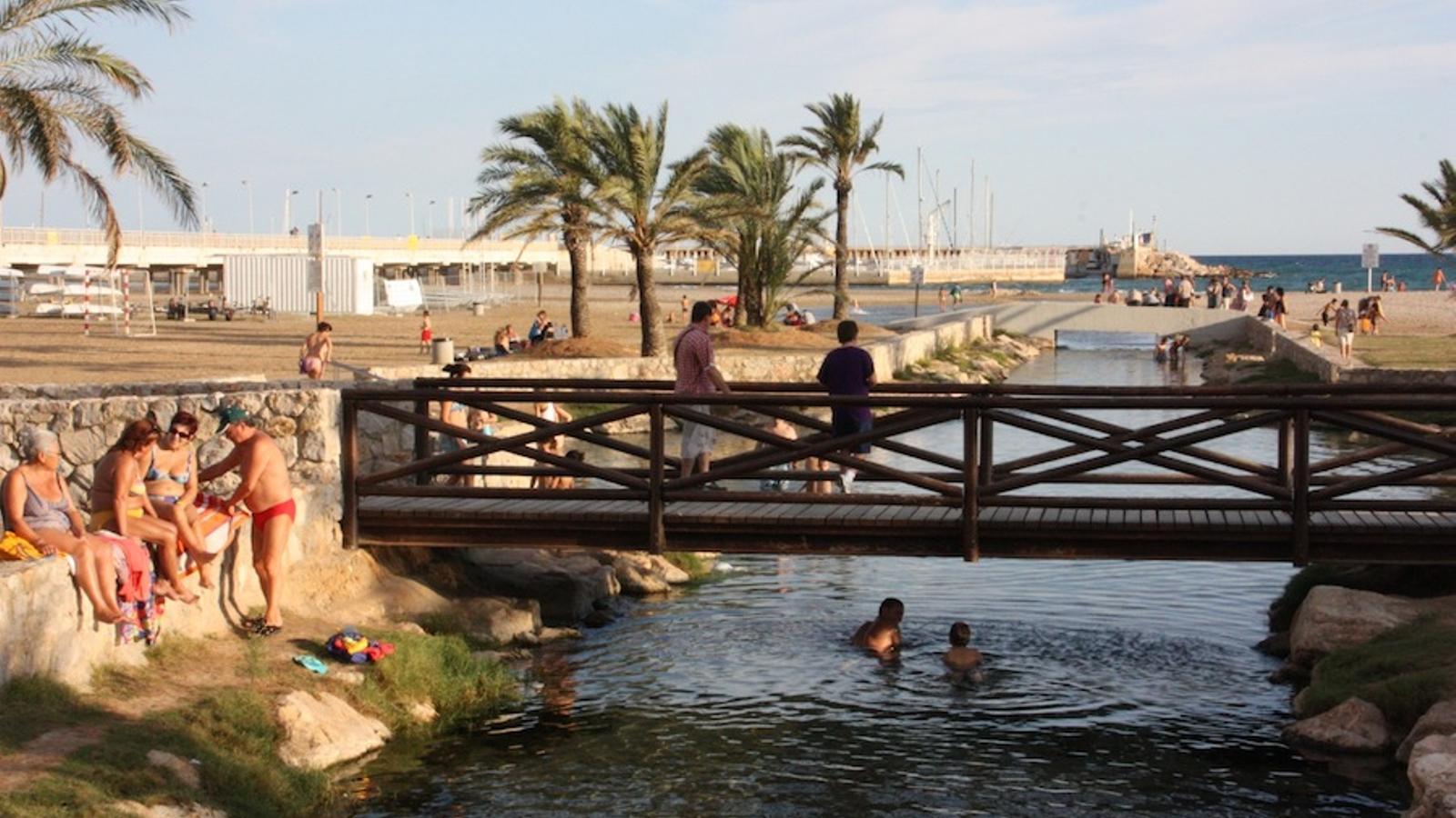 Les platges de Coma-ruga són un dels atractius de la part nord de la Costa Daurada / MARC CERVELLÓ / ACN