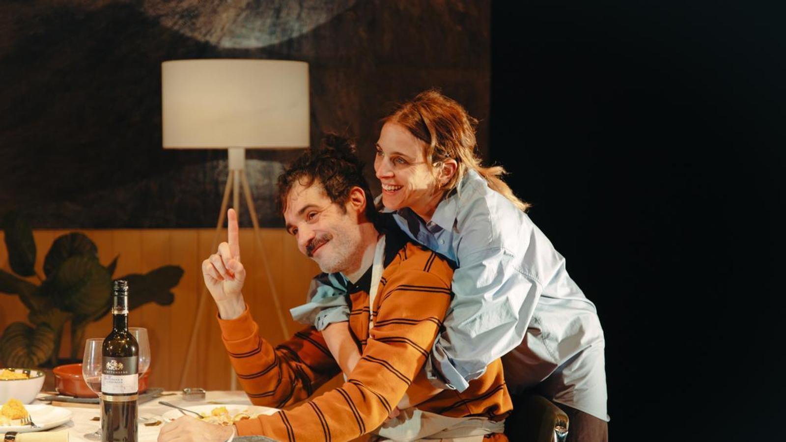 Javier Beltrán y Nausicaa Bonnín en 'La autora'