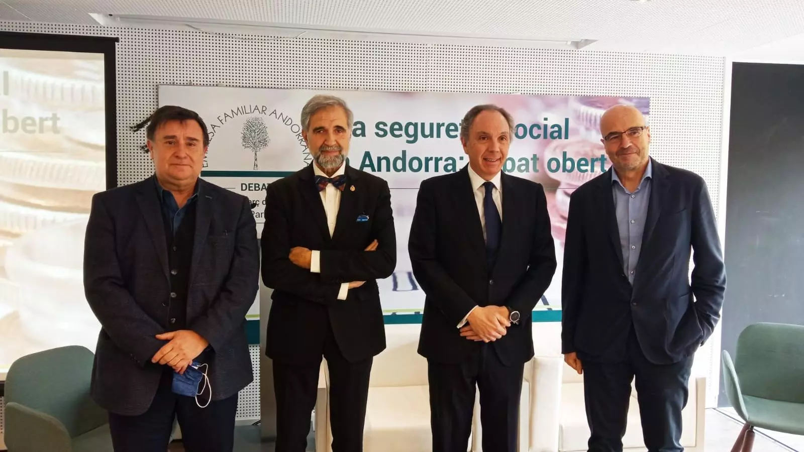Els tres ponents de la jornada de l'EFA sobre seguretat social, juntament amb el president de l'entitat, Francesc Mora, aquest dijous a Anyós Partk.