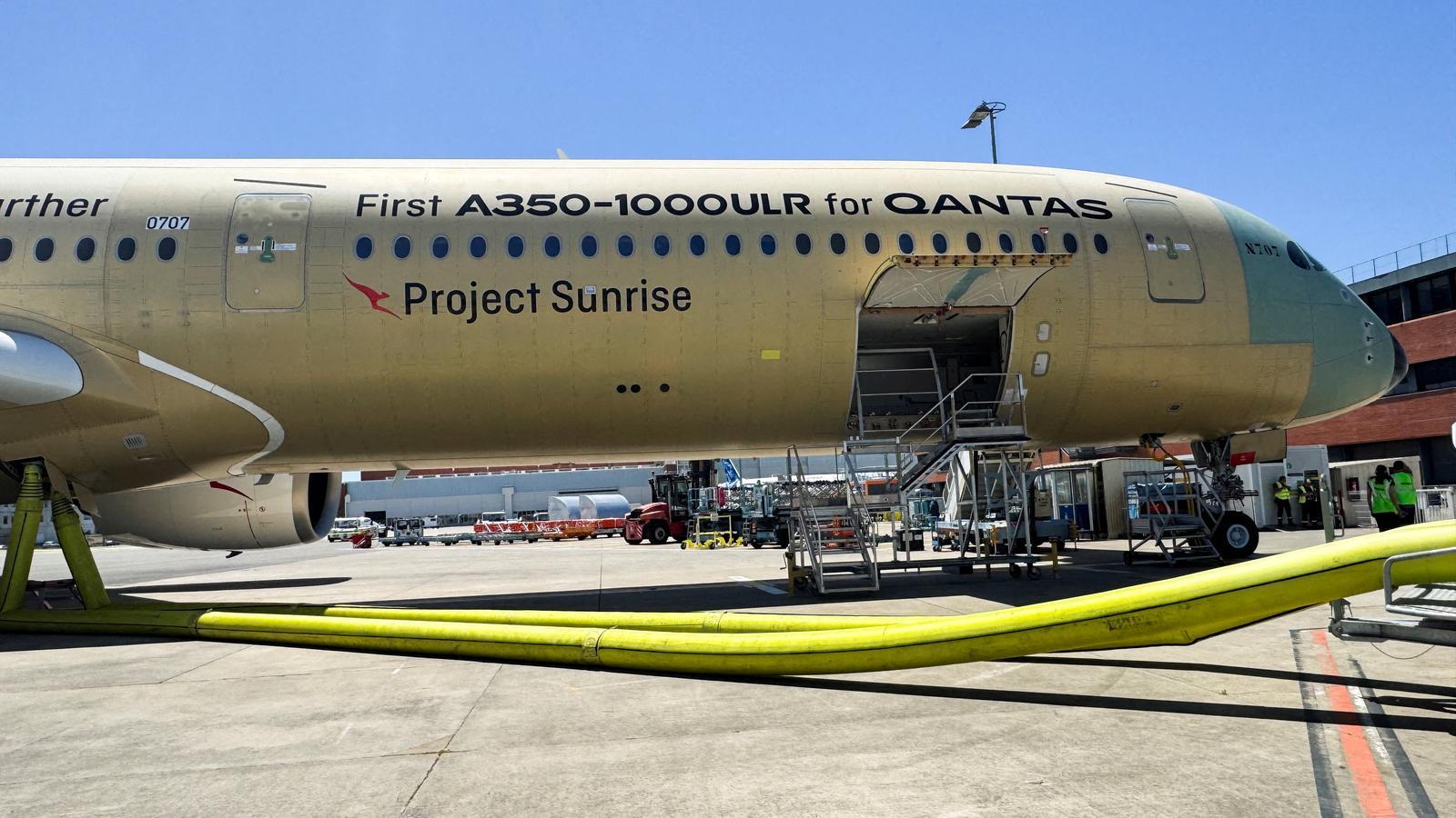 The Airbus A350-1000ULR of Qantas company that has completed the 24-hour non-stop test flight.