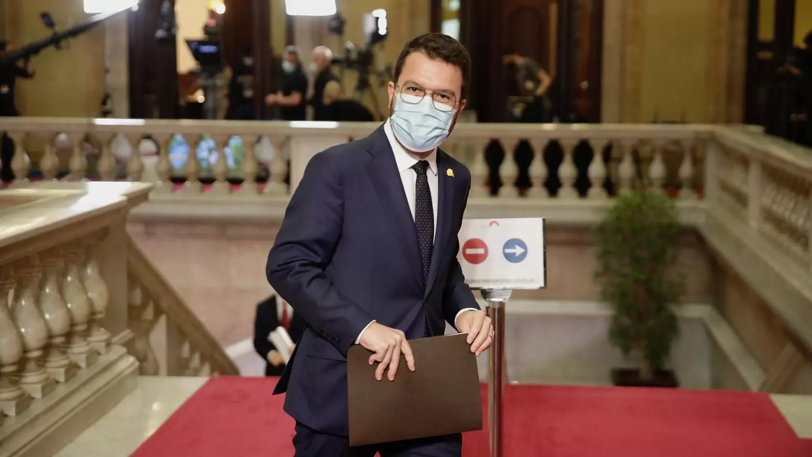 Pere Aragonés arriving at the Parliament