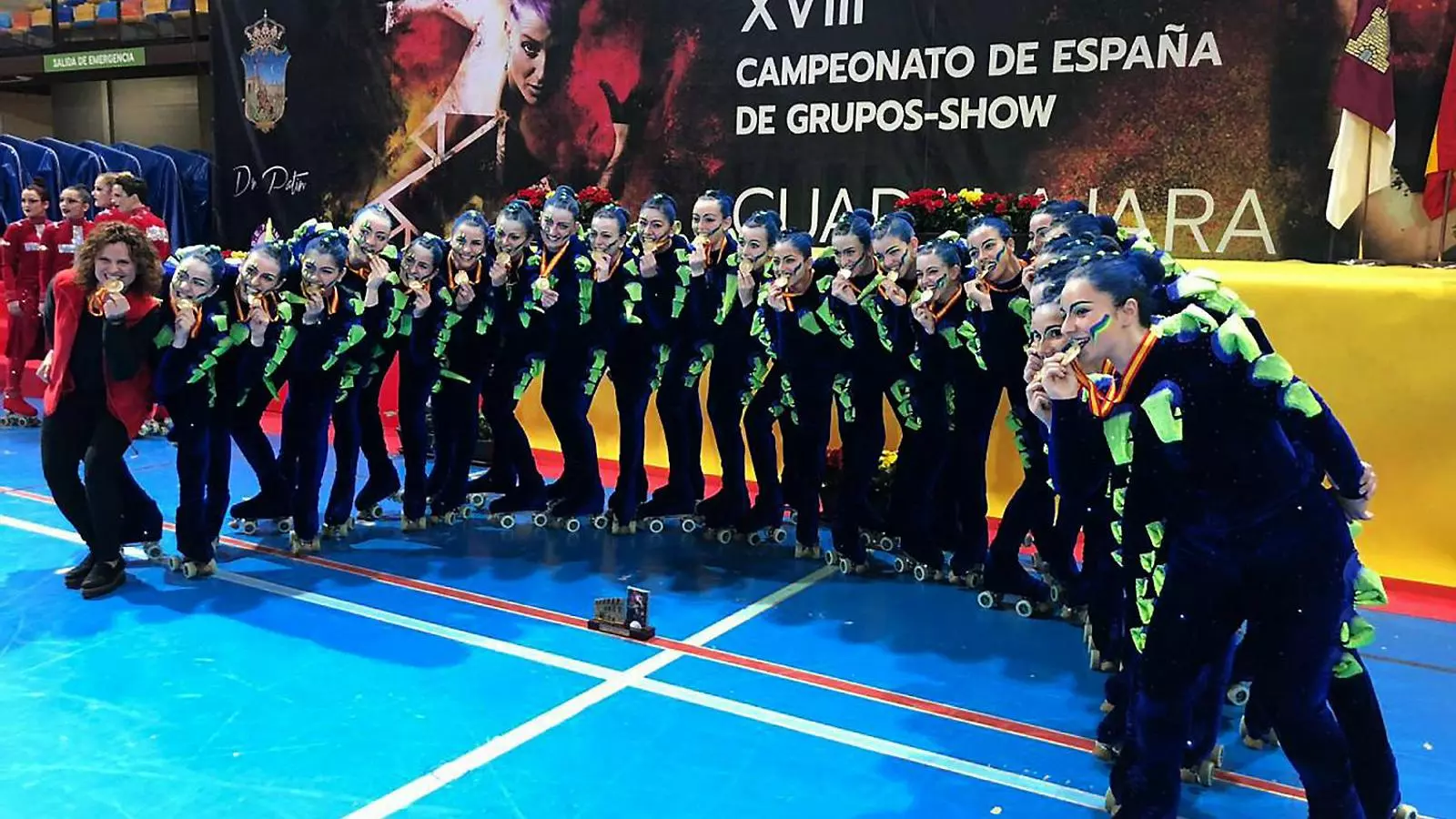 El CPA Girona celebrant el triomf al Campionat d'Espanya de grups de xou grans